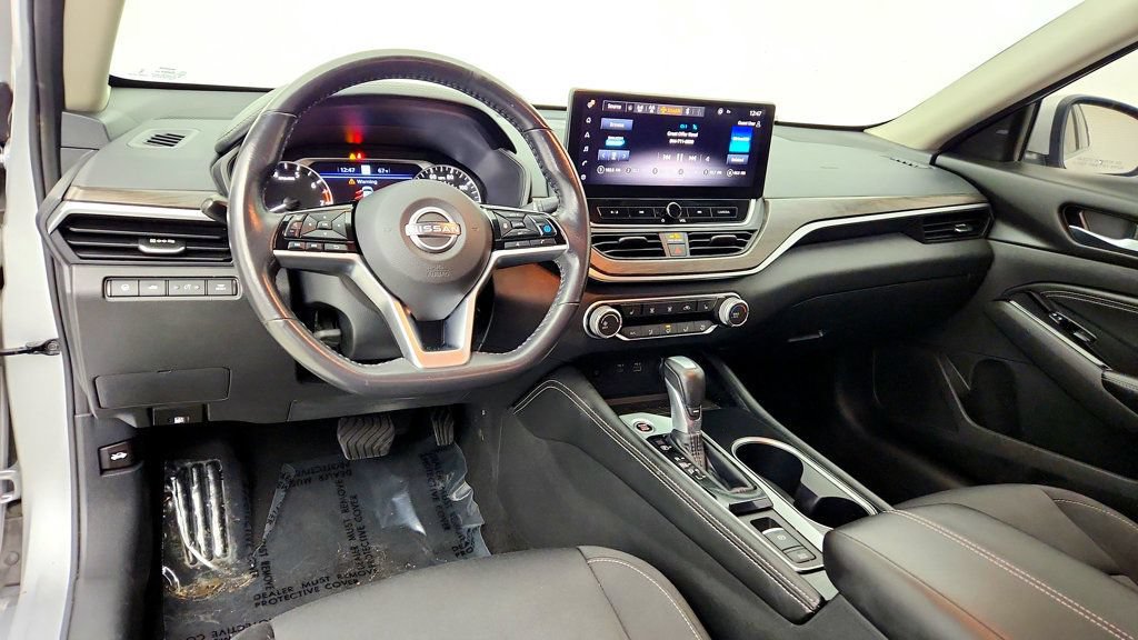 Used 2023 Nissan Altima 2.5 SV w/ SV Premium Package FWD image 12
