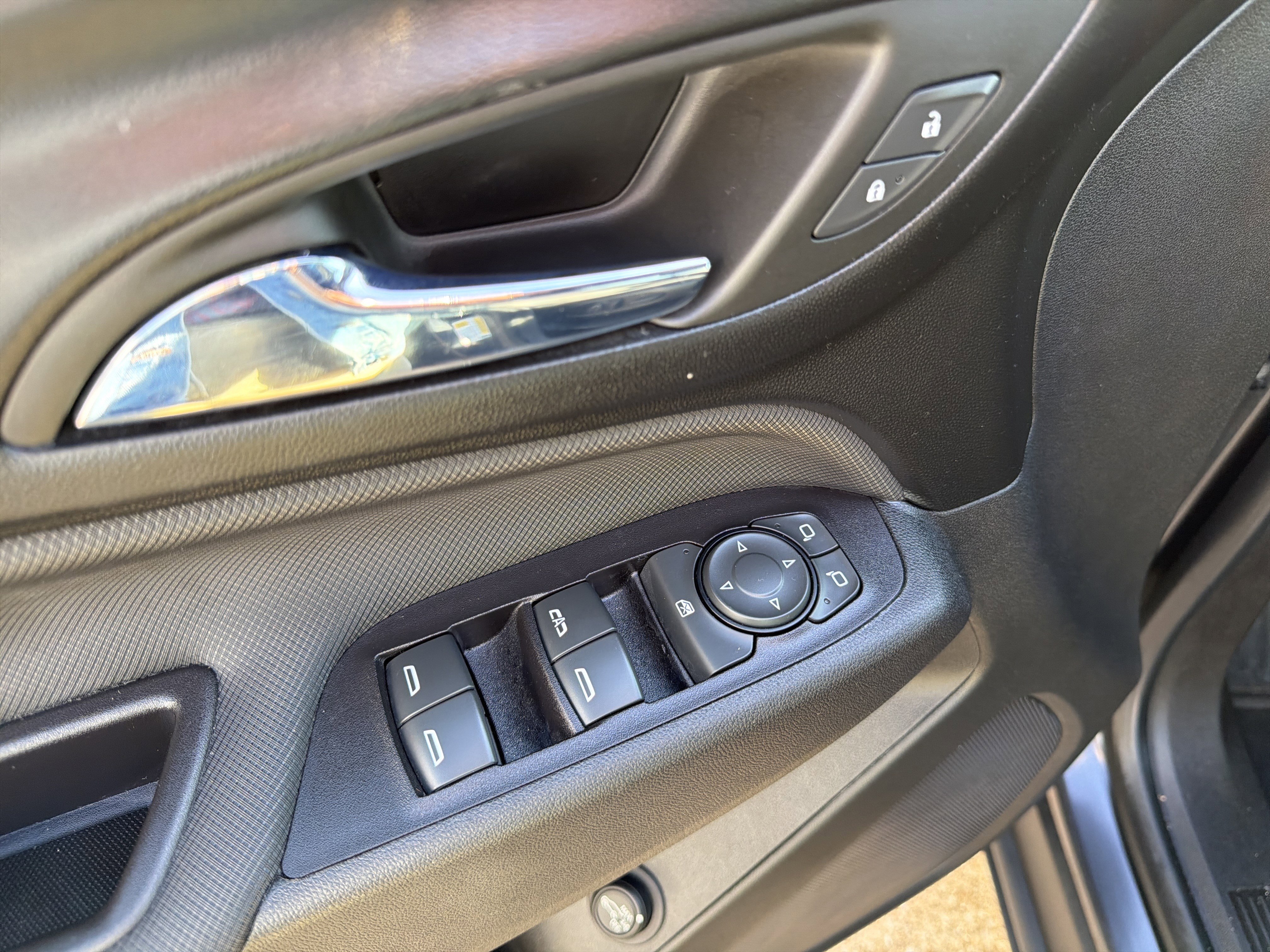 Used 2022 Chevrolet Equinox RS image 12