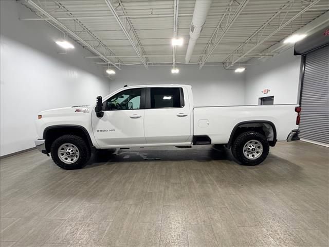 Used 2024 Chevrolet Silverado 3500 LT w/ Safety Package image 7