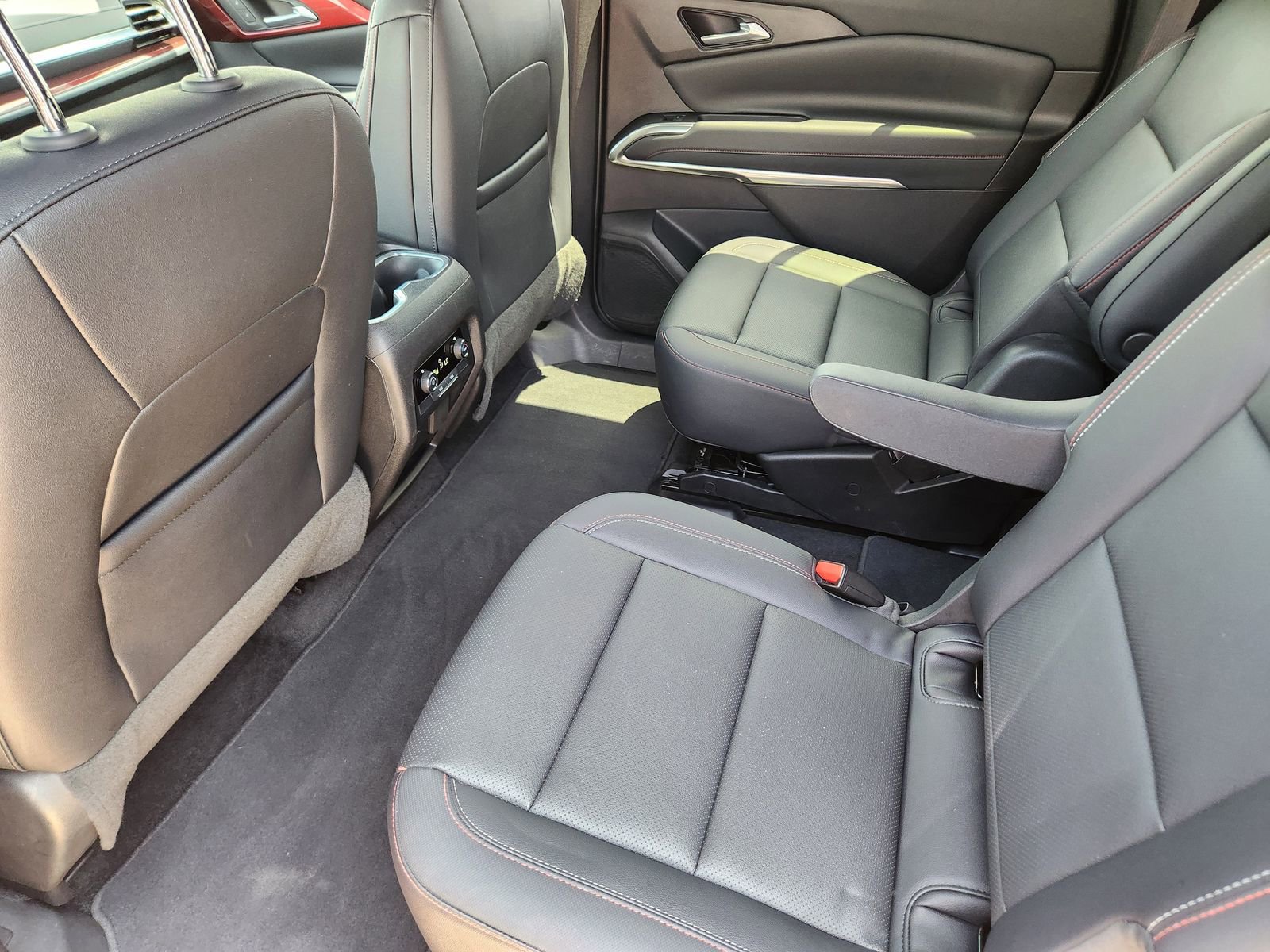 Used 2024 Chevrolet Traverse Z71 AWD/4WD image 32