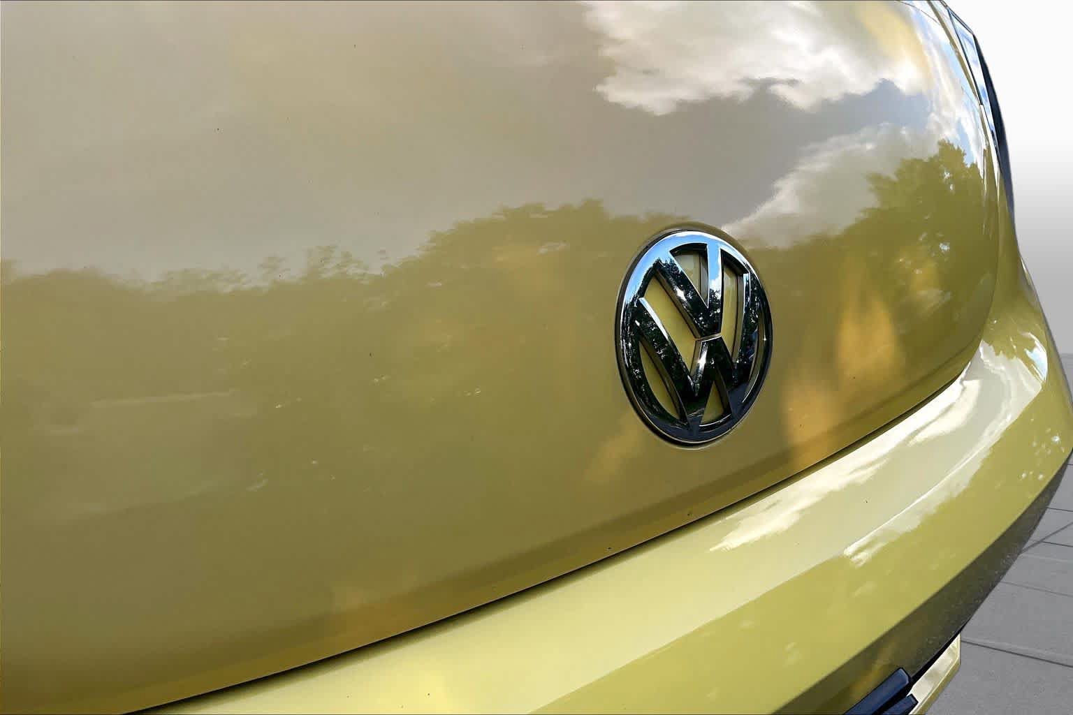 Used 2014 Volkswagen Beetle 2.5 FWD image 27