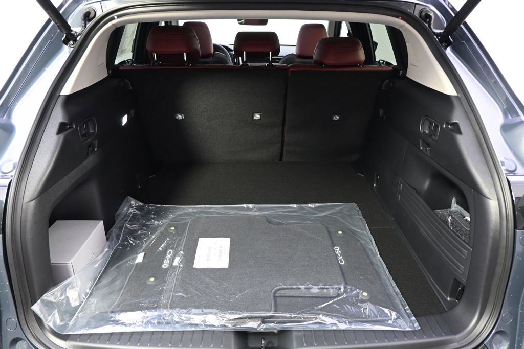 New 2026 MAZDA CX-50 AWD 2.5 Hybrid w/ Cargo Package image 19