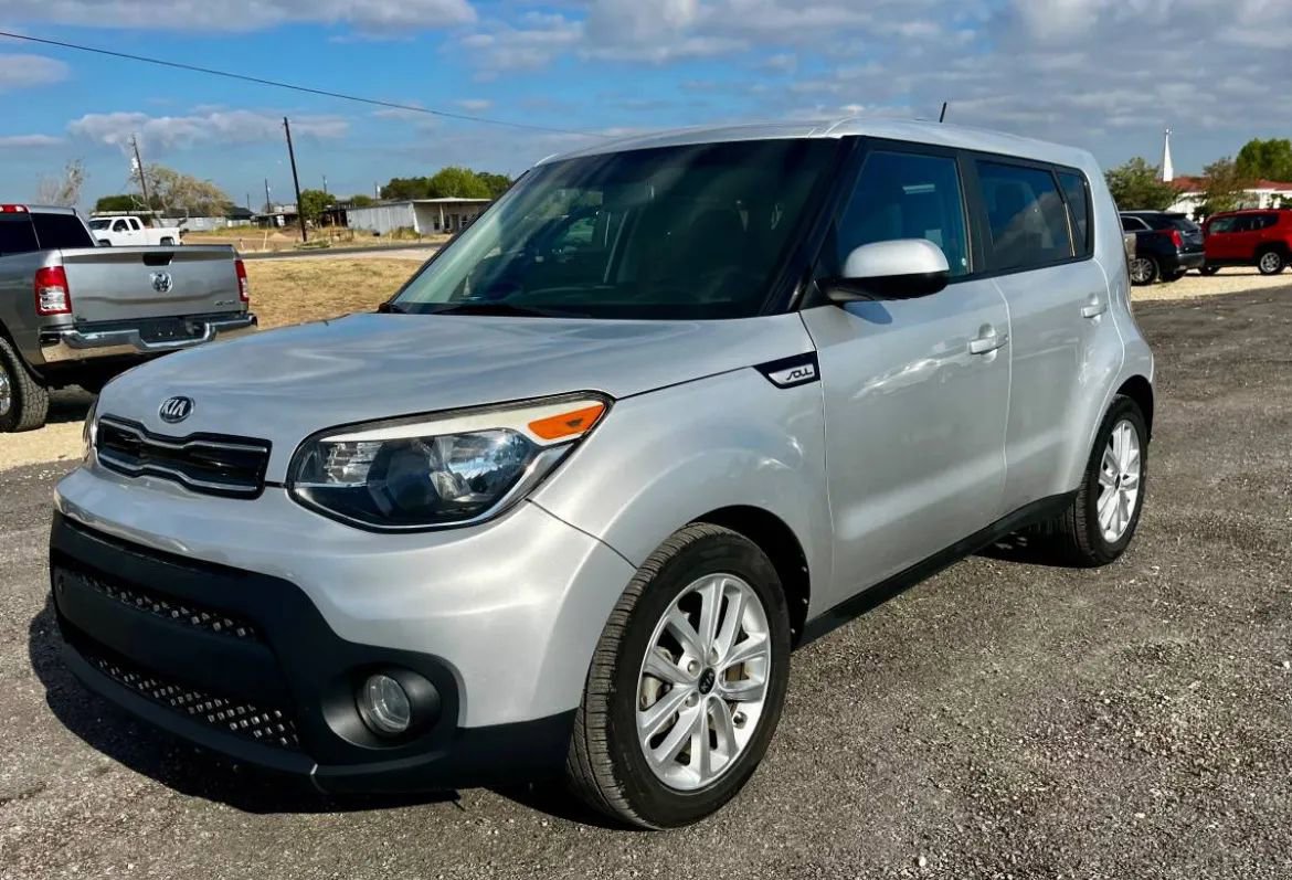 Used 2018 Kia Soul + image 11