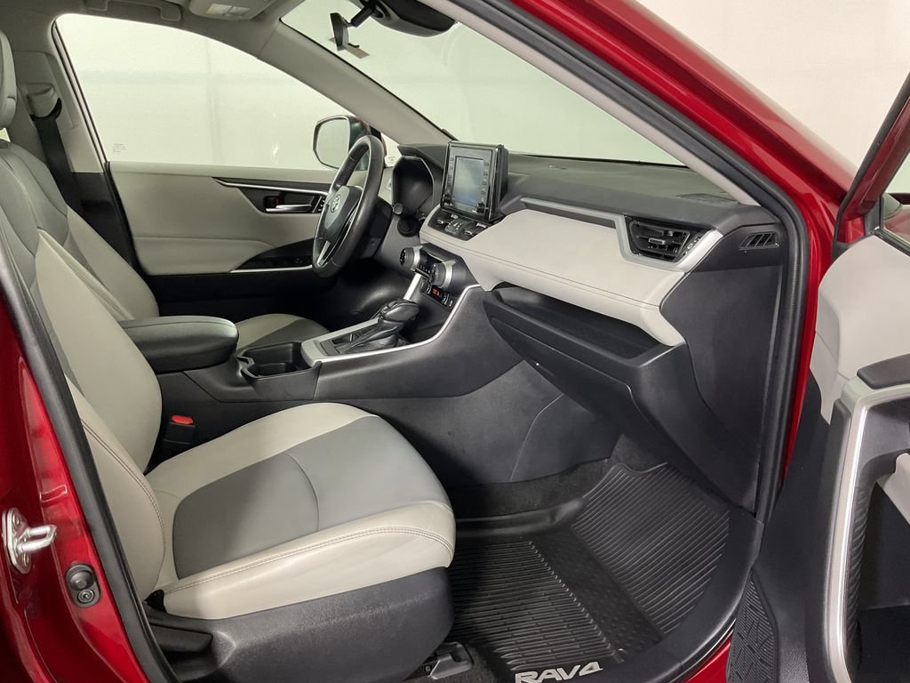 Used 2020 Toyota RAV4 XLE Premium AWD/4WD image 26