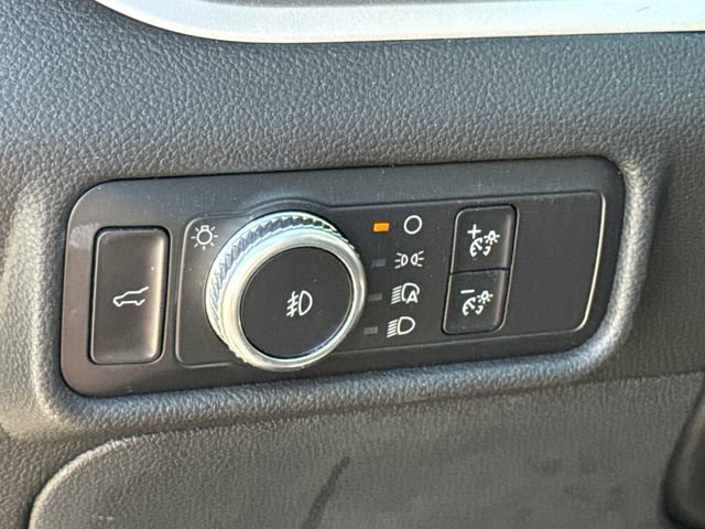 Used 2021 Ford Explorer XLT w/ Equipment Group 202A RWD image 19