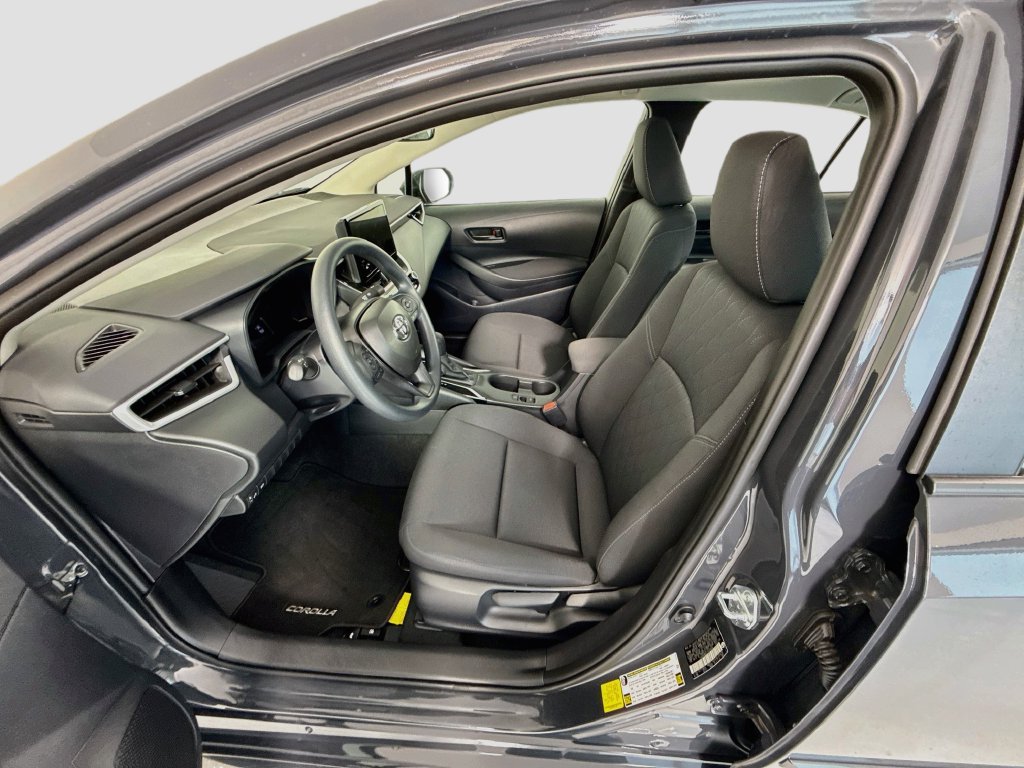 Used 2026 Toyota Corolla LE w/ Carpet Mat Package (TMS) FWD image 19