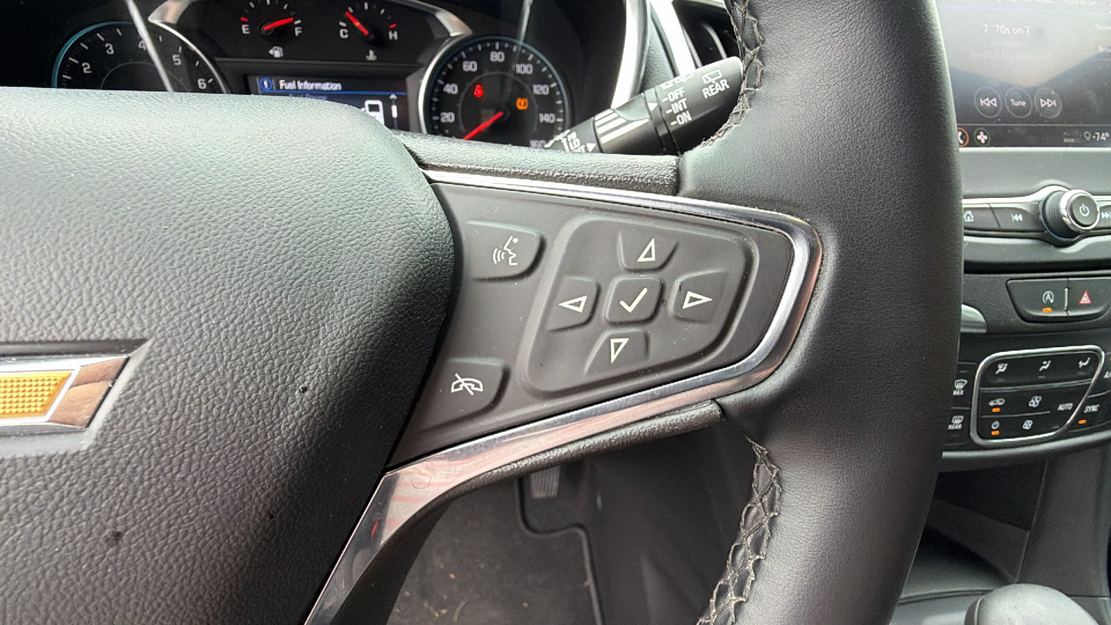 Used 2024 Chevrolet Equinox LT AWD/4WD image 28