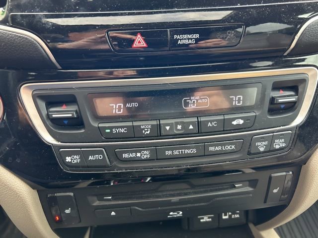 Used 2021 Honda Pilot Touring image 18