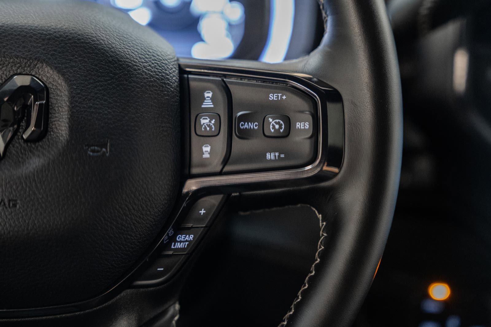Used 2025 RAM 2500 Limited AWD/4WD image 38