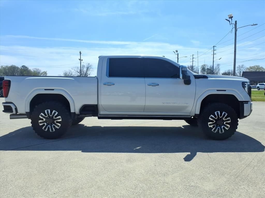 Used 2025 GMC Sierra 2500 Denali Ultimate AWD/4WD image 8
