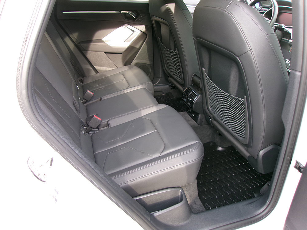 Used 2023 Audi Q3 2.0T Premium Plus w/ Premium Plus Package image 13