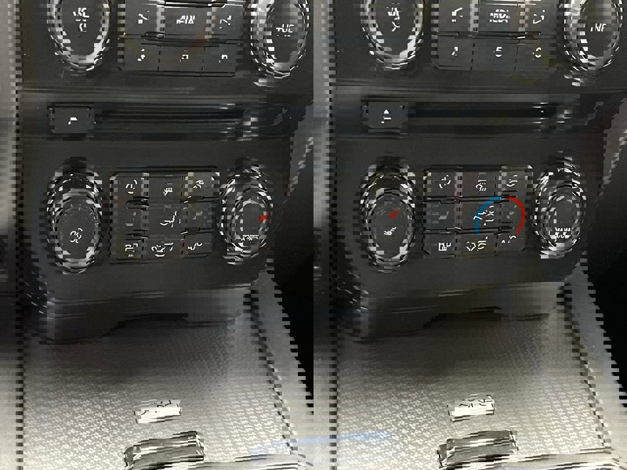 Used 2015 Ford F150 XLT w/ Equipment Group 302A Luxury image 20