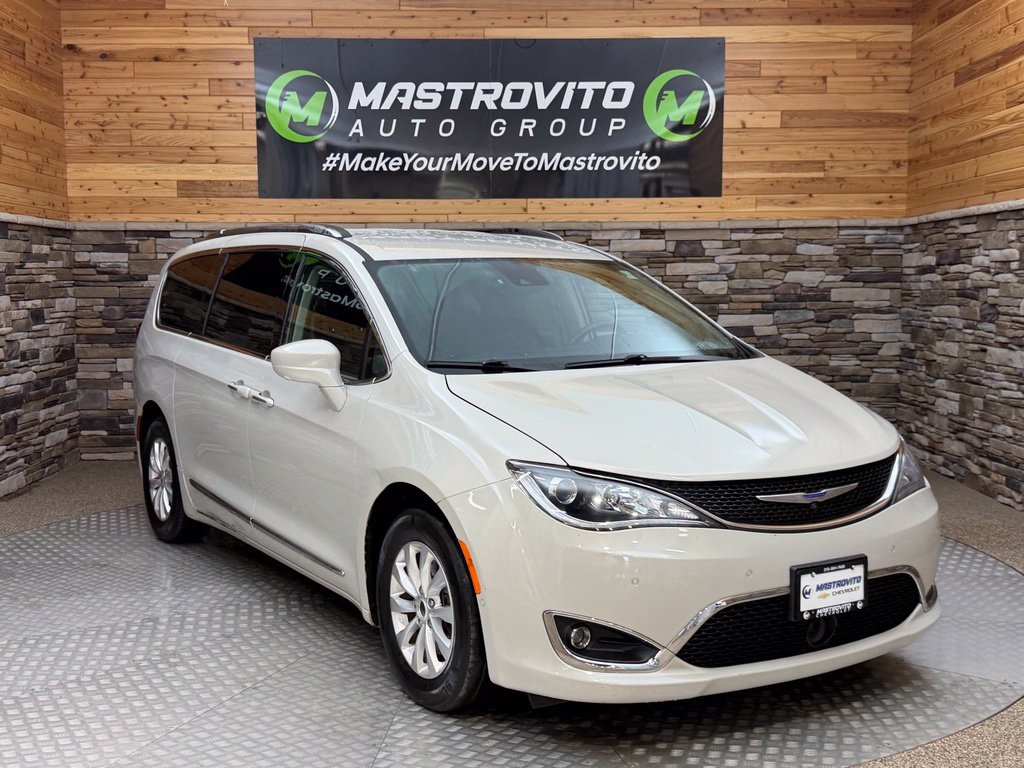 Used 2019 Chrysler Pacifica Touring-L w/ Advanced Safetytec Group FWD image 2