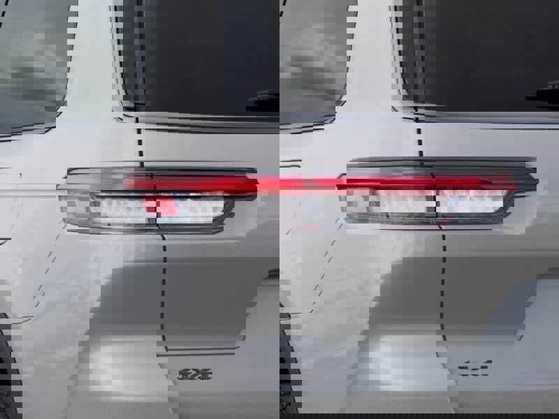 New 2026 Jeep Grand Cherokee L 4WD image 9