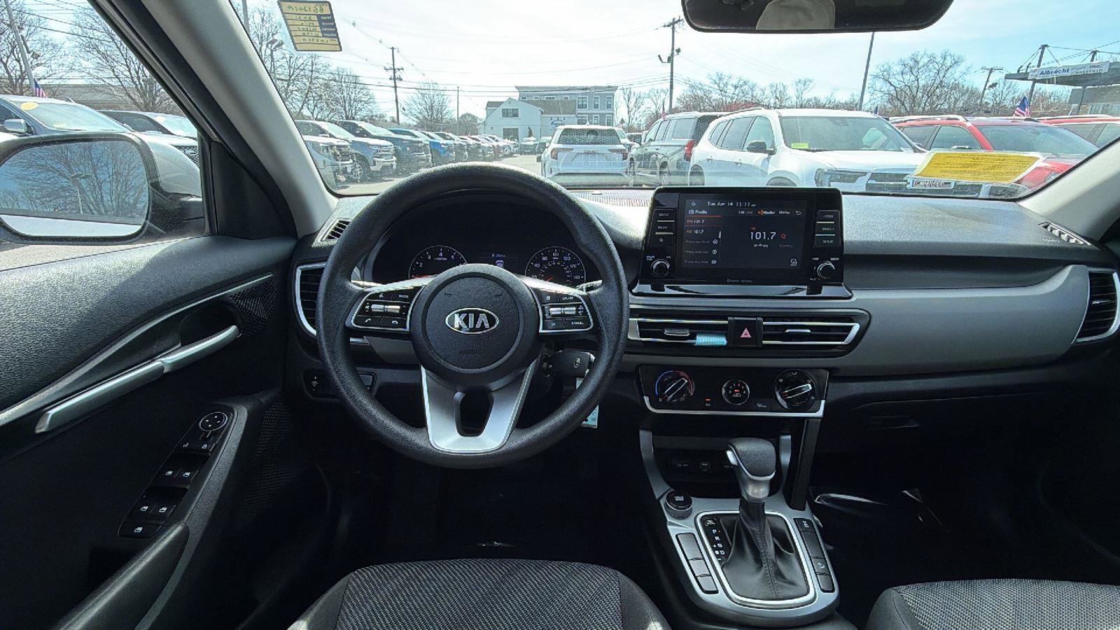 Used 2021 Kia Seltos LX AWD/4WD image 16