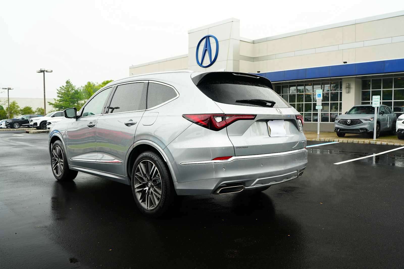 Certified 2026 Acura MDX w/ Advance Package AWD/4WD image 5