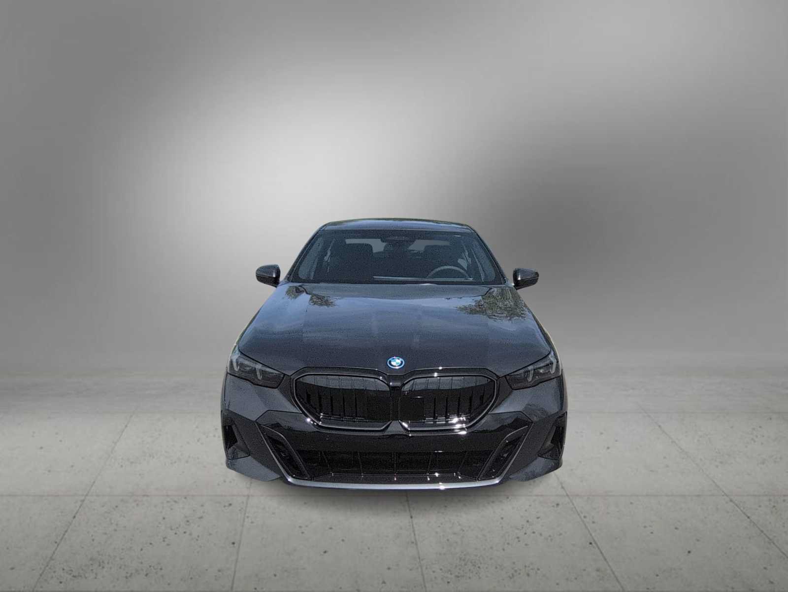 New 2027 BMW 550e xDrive AWD/4WD image 3