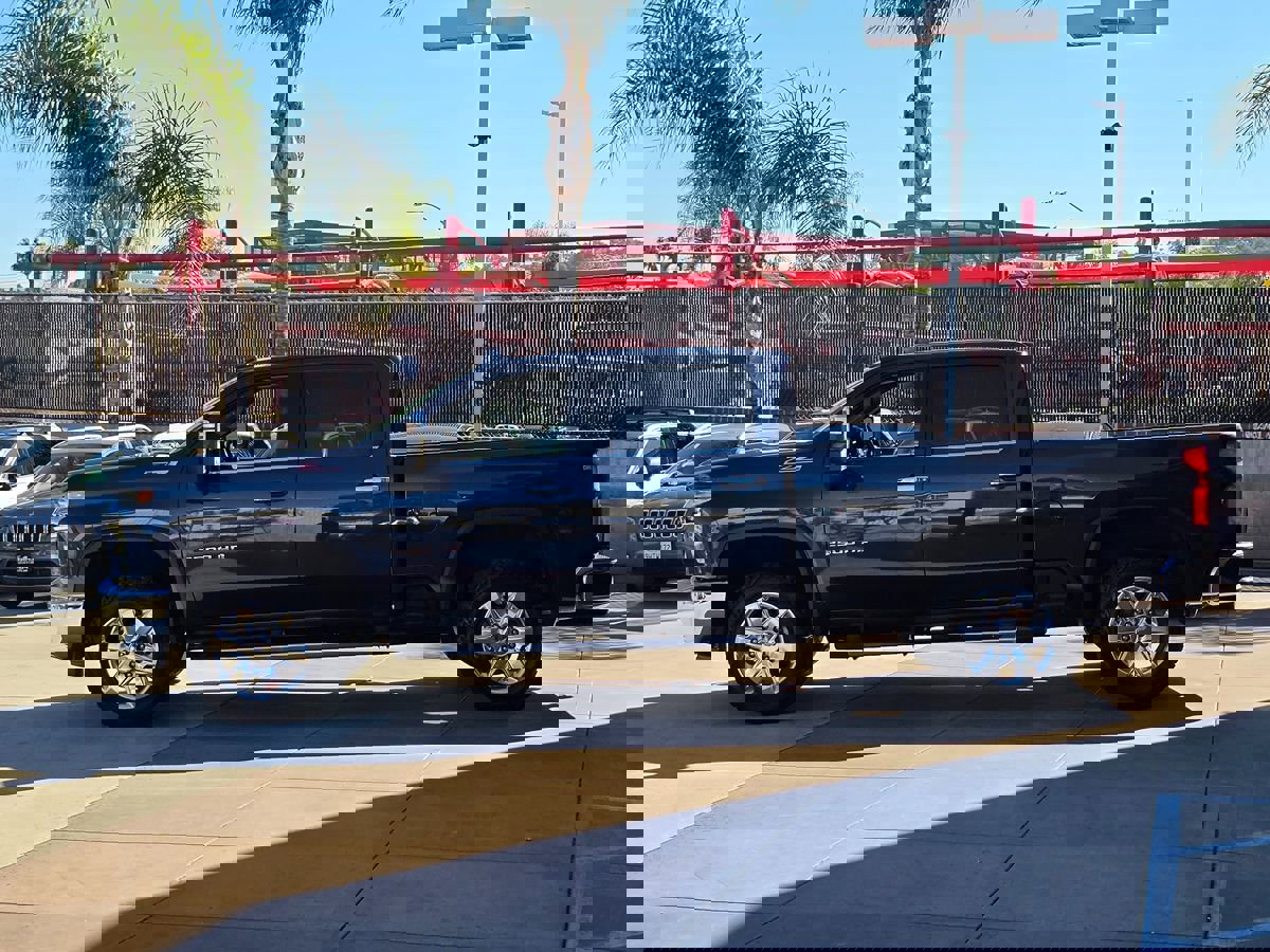 Used 2020 Chevrolet Silverado 2500 LTZ w/ LTZ Premium Package image 11