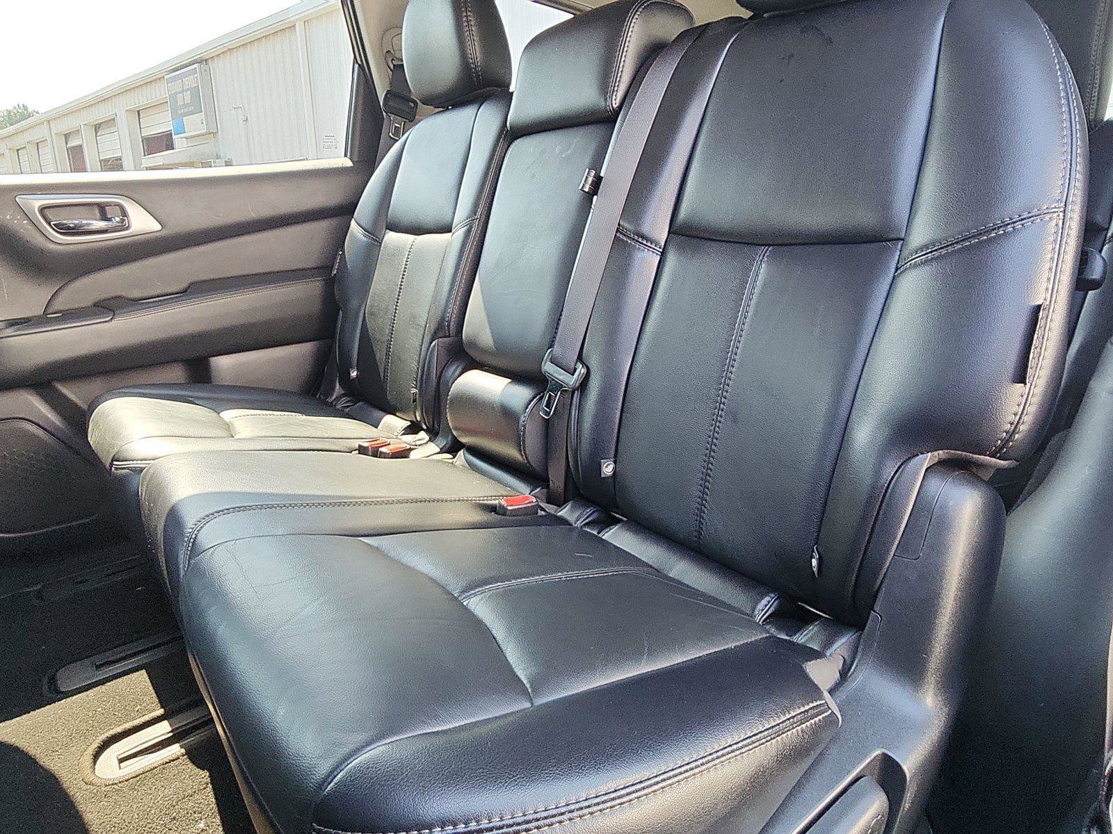 Used 2020 Nissan Pathfinder SL image 22