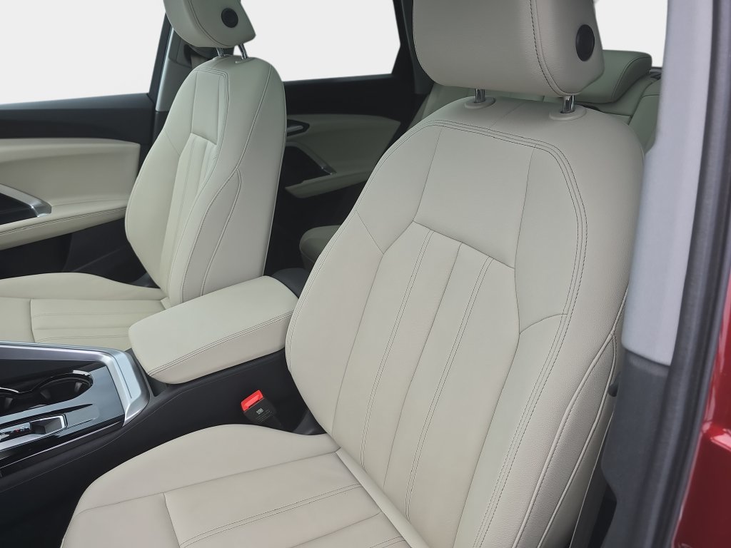 Certified 2025 Audi Q5 Premium w/ Convenience Package AWD/4WD image 20