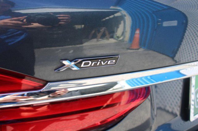 Used 2016 BMW 750i xDrive image 40