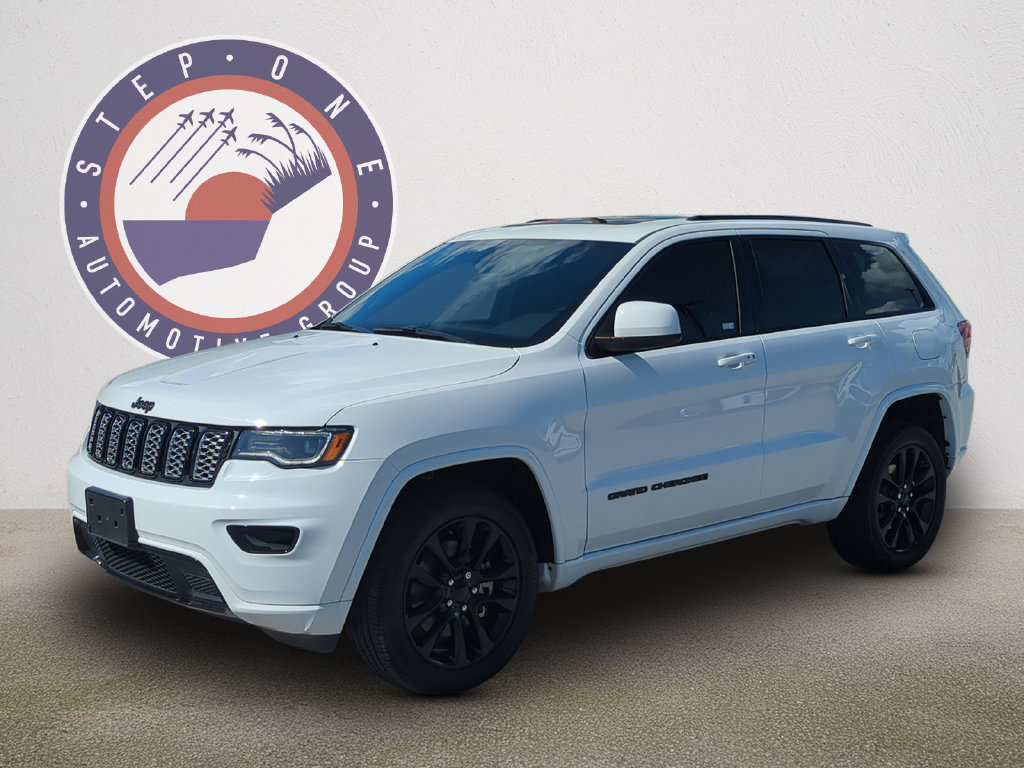 Used 2021 Jeep Grand Cherokee Laredo X AWD/4WD image 2
