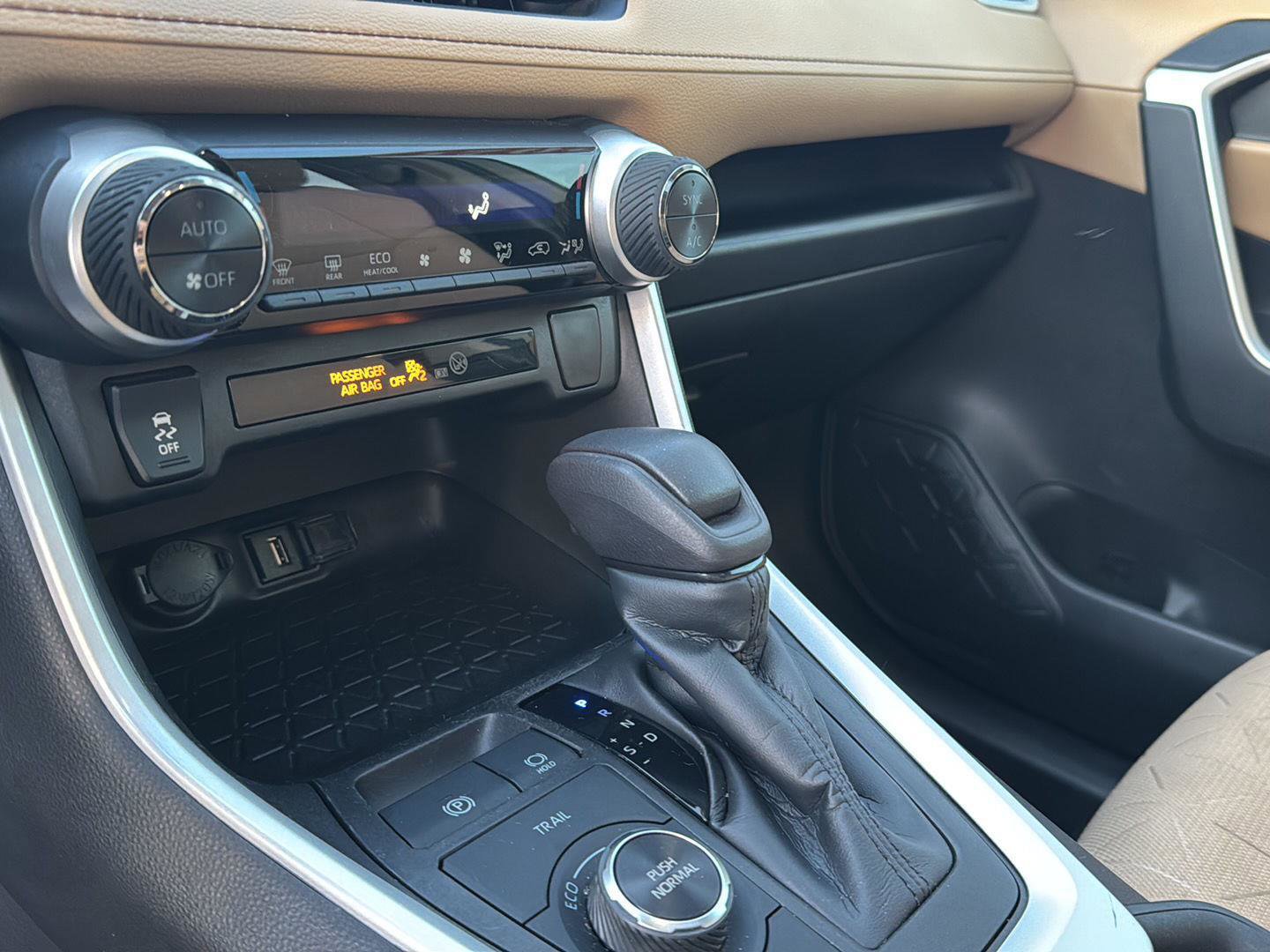 Certified 2021 Toyota RAV4 XLE w/ Convenience Package image 23