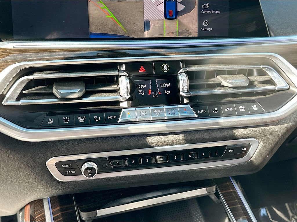 Used 2020 BMW X7 xDrive40i w/ M Sport Package image 16