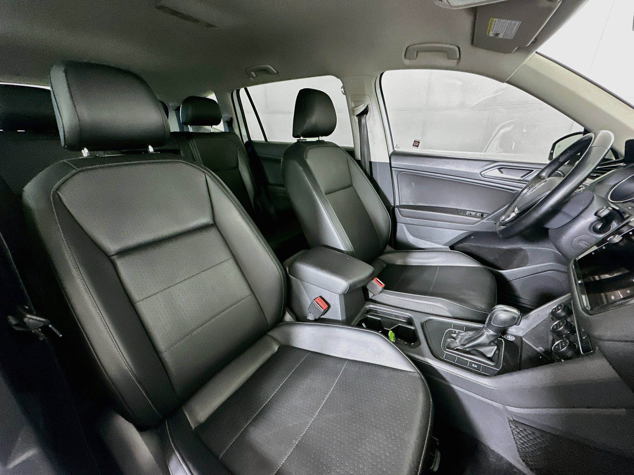 Used 2018 Volkswagen Tiguan SE FWD image 28