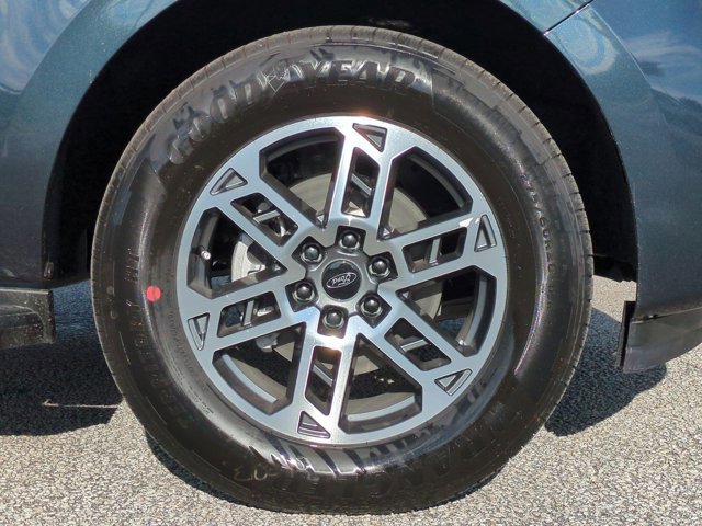 New 2026 Ford Expedition Active image 11