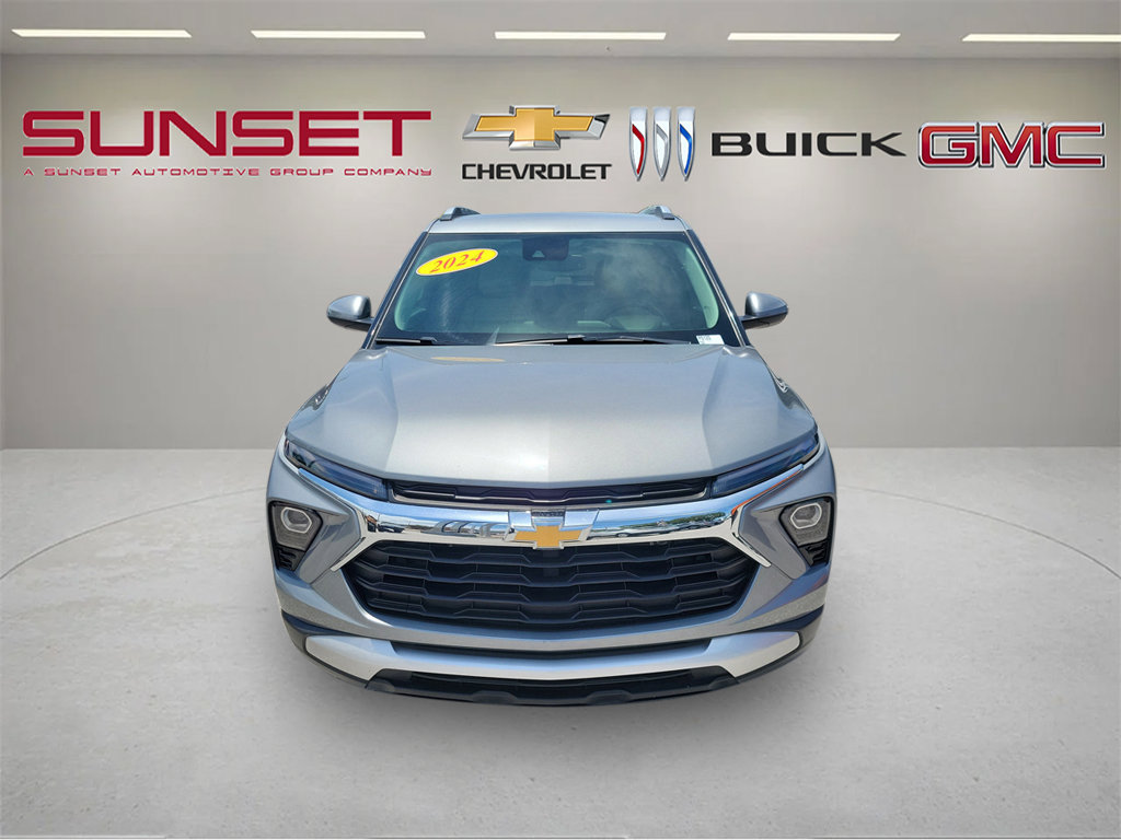 Certified 2024 Chevrolet TrailBlazer LT w/ Convenience Package FWD image 2