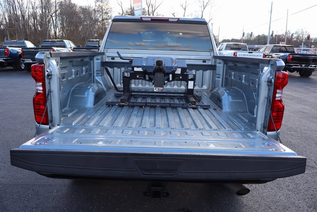 Used 2024 Chevrolet Silverado 2500 Custom w/ Custom Value Package image 31