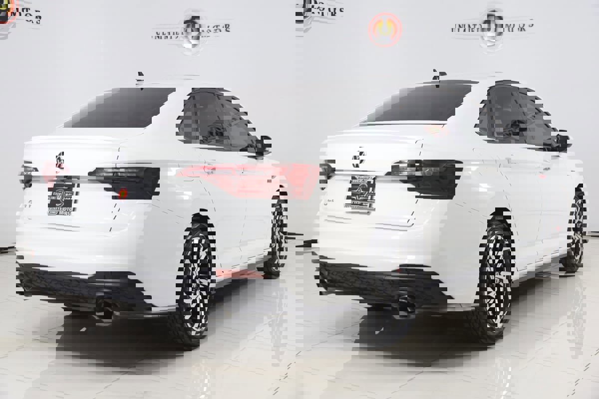 Used 2024 Volkswagen Jetta GLI Autobahn image 3