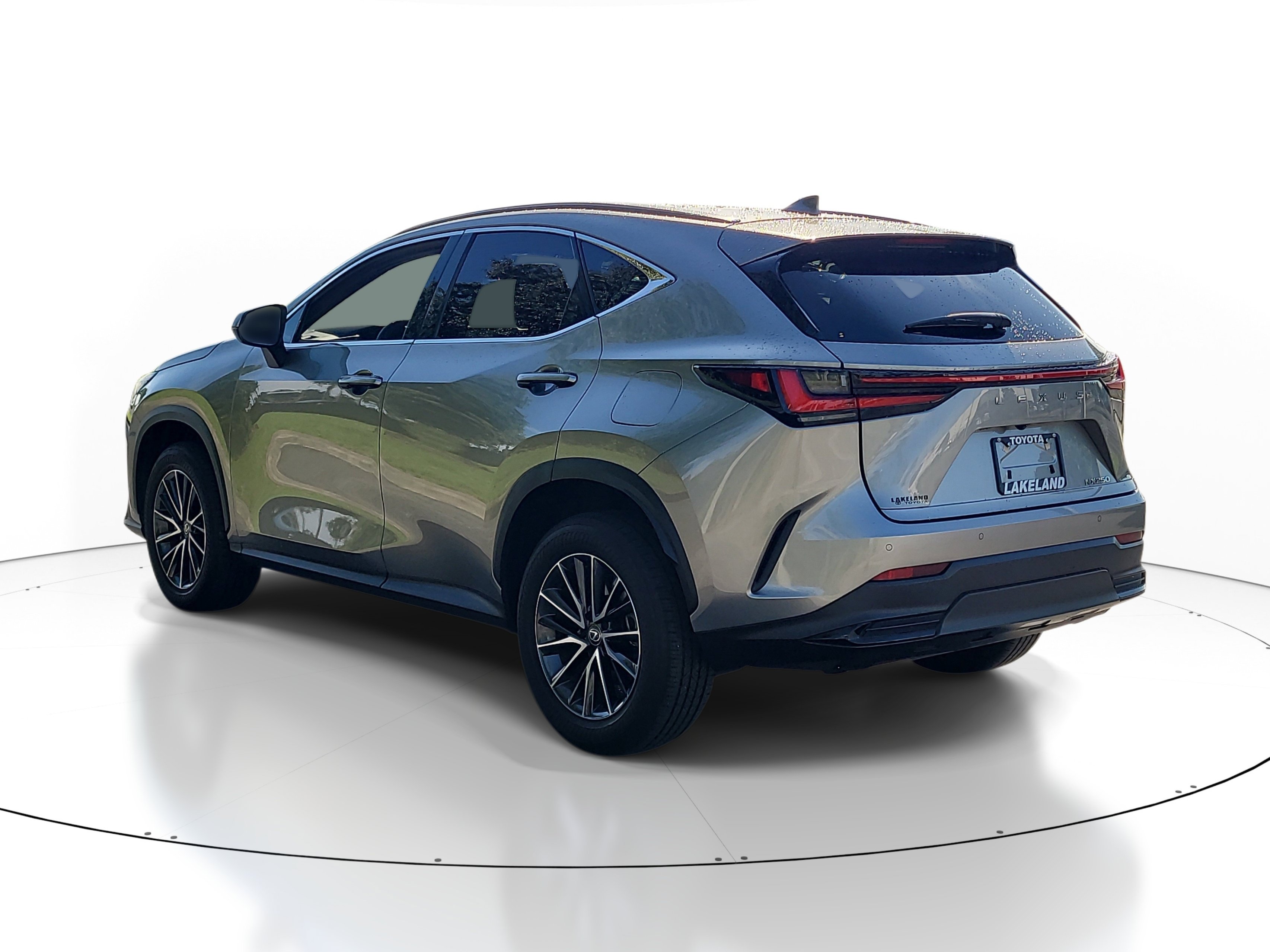 Used 2025 Lexus NX 250 FWD w/ Accessory Package (2T) image 5