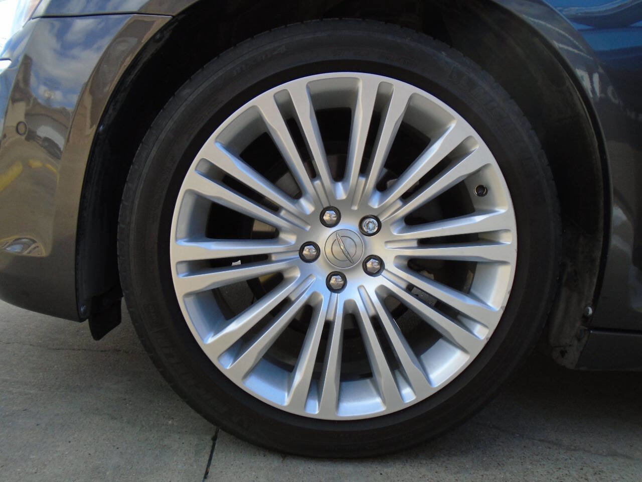 Used 2014 Chrysler 300 C w/ Beats Audio Group image 27