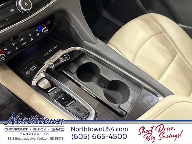 Used 2024 Buick Enclave Premium AWD/4WD image 25