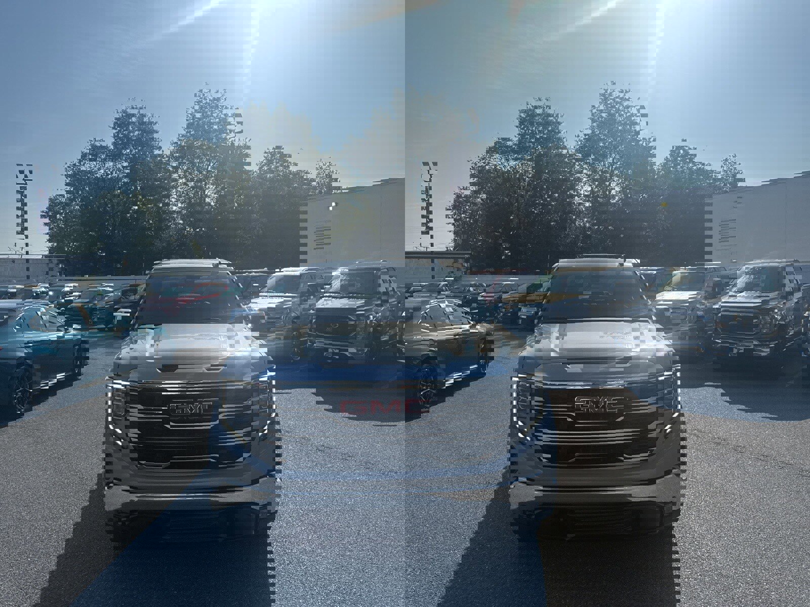 Used 2025 GMC Sierra 1500 SLT image 2