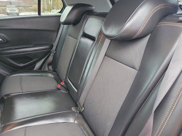 Used 2021 Chevrolet Trax LT w/ Redline Edition image 10