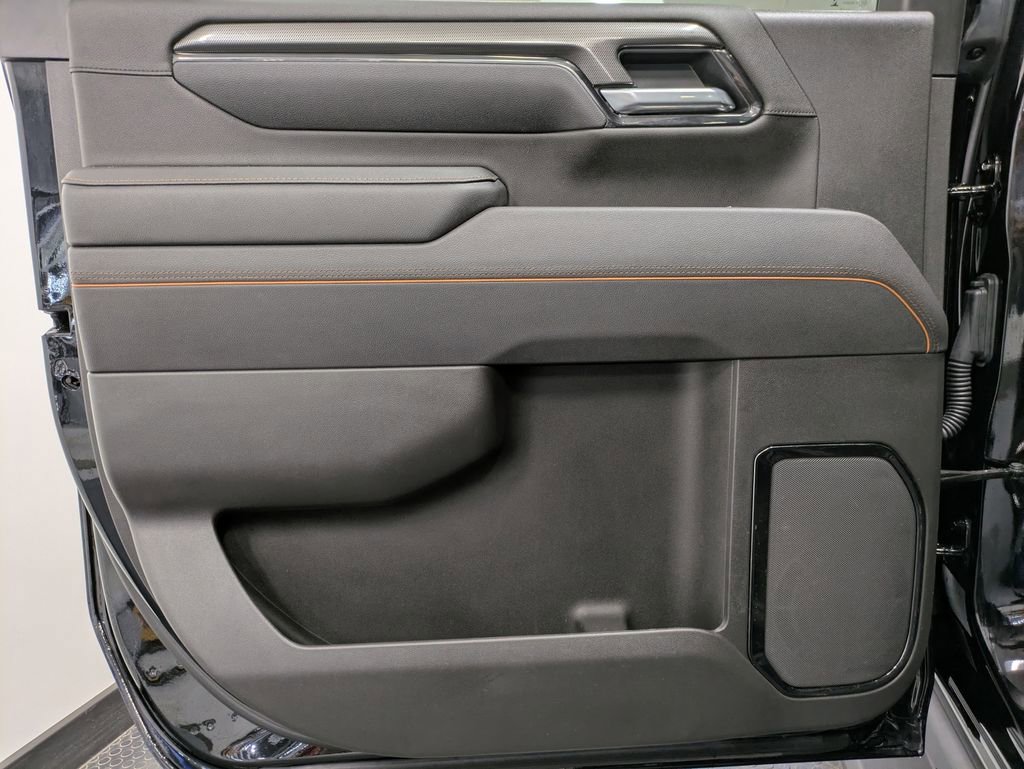 Used 2025 GMC Sierra 2500 AT4 w/ Technology Package image 23