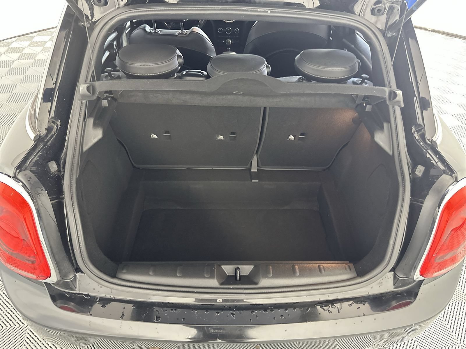 Used 2016 MINI Cooper 4-Door Hardtop FWD image 25