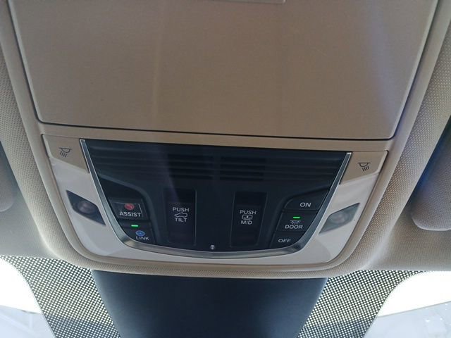 Used 2024 Acura MDX SH-AWD w/ Technology Package image 22