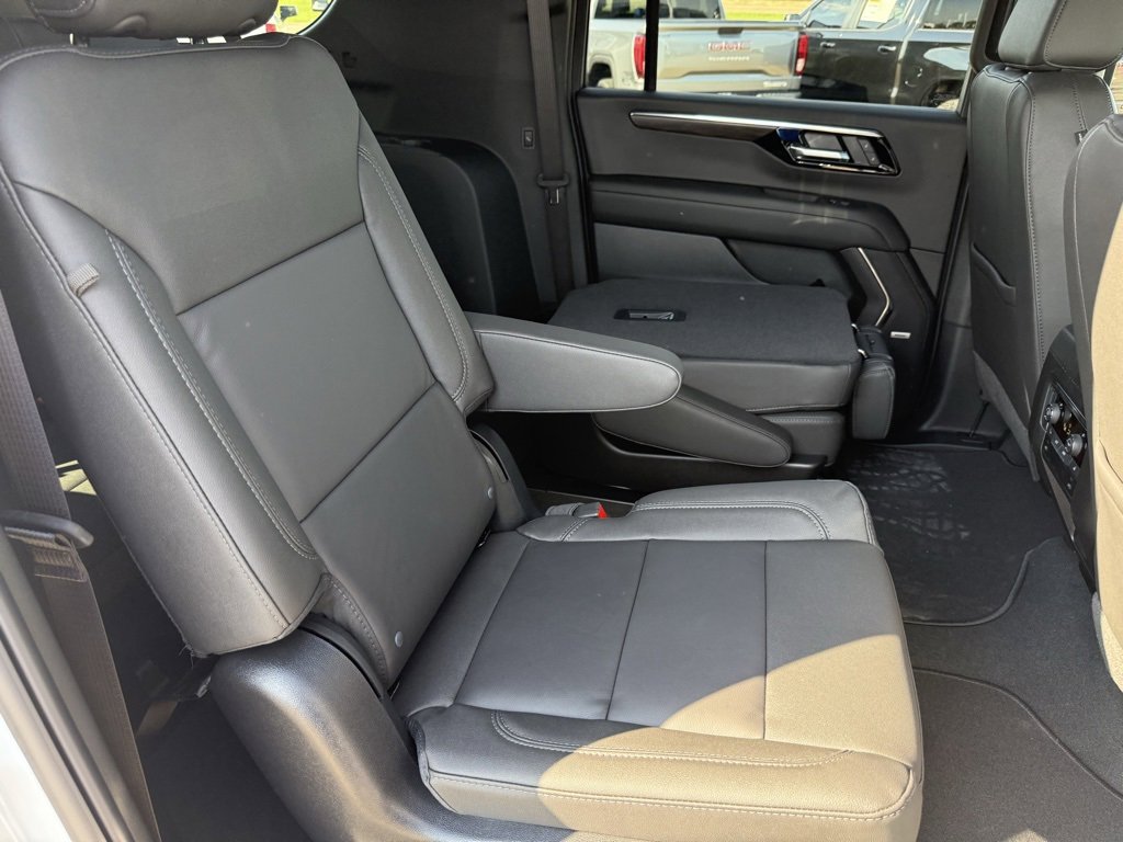 New 2026 Chevrolet Suburban LT w/ Comfort Package image 35