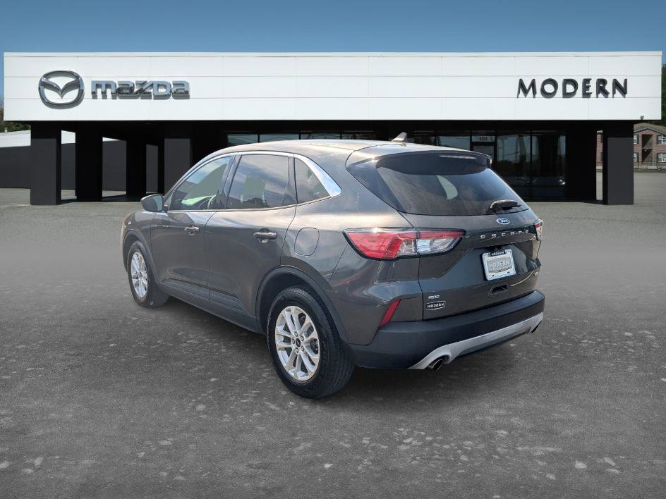 Used 2020 Ford Escape SE image 3