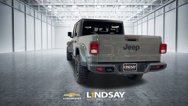 Used 2021 Jeep Gladiator Willys image 7