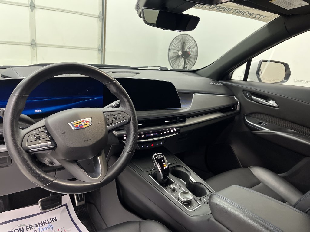 Used 2024 Cadillac XT4 Sport w/ Technology Package AWD/4WD image 16
