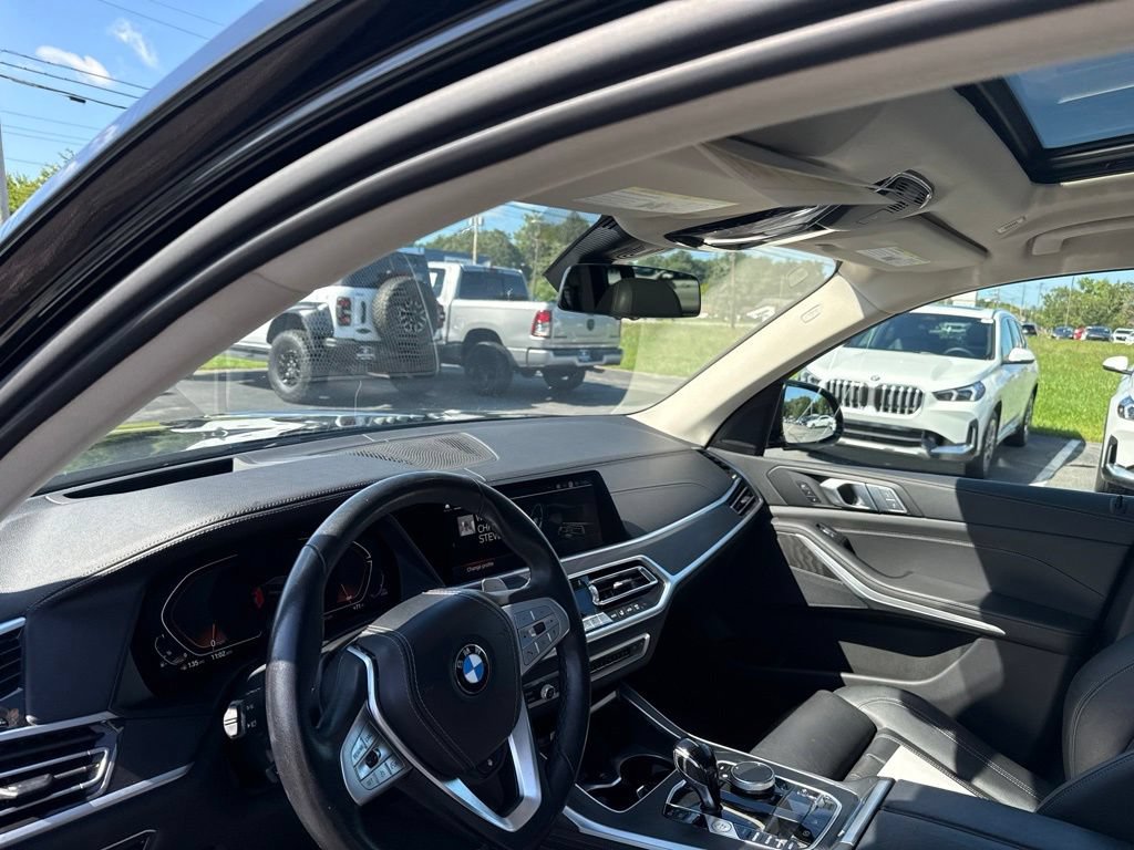 Used 2022 BMW X7 xDrive40i w/ Premium Package AWD/4WD image 10