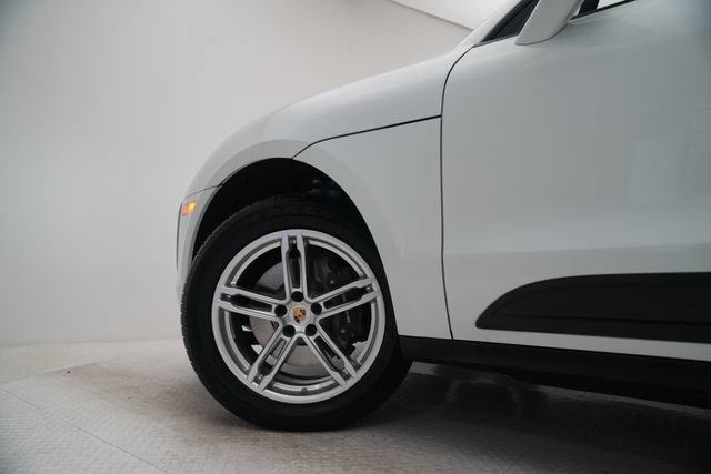 Certified 2026 Porsche Macan AWD/4WD image 26