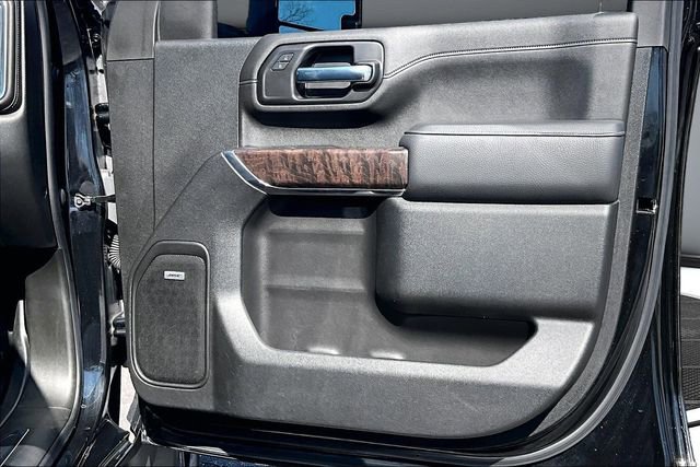 Used 2022 GMC Sierra 3500 Denali w/ Denali Black Diamond Edition image 28