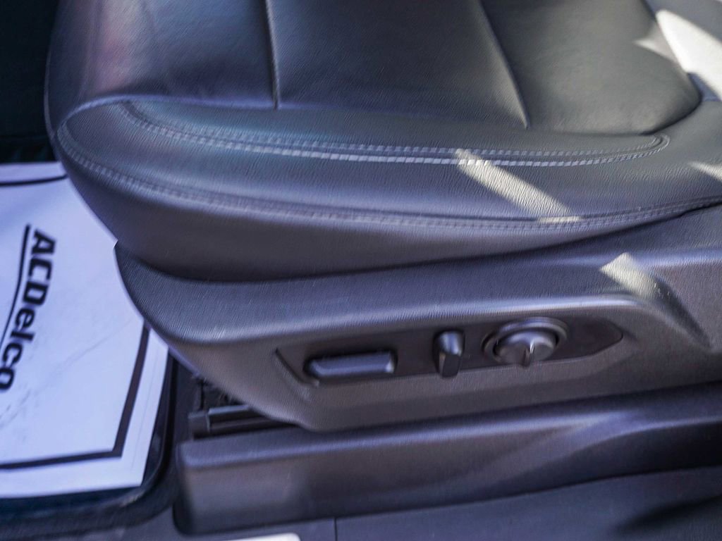 Used 2021 Chevrolet Silverado 1500 LT w/ Convenience Package II image 19