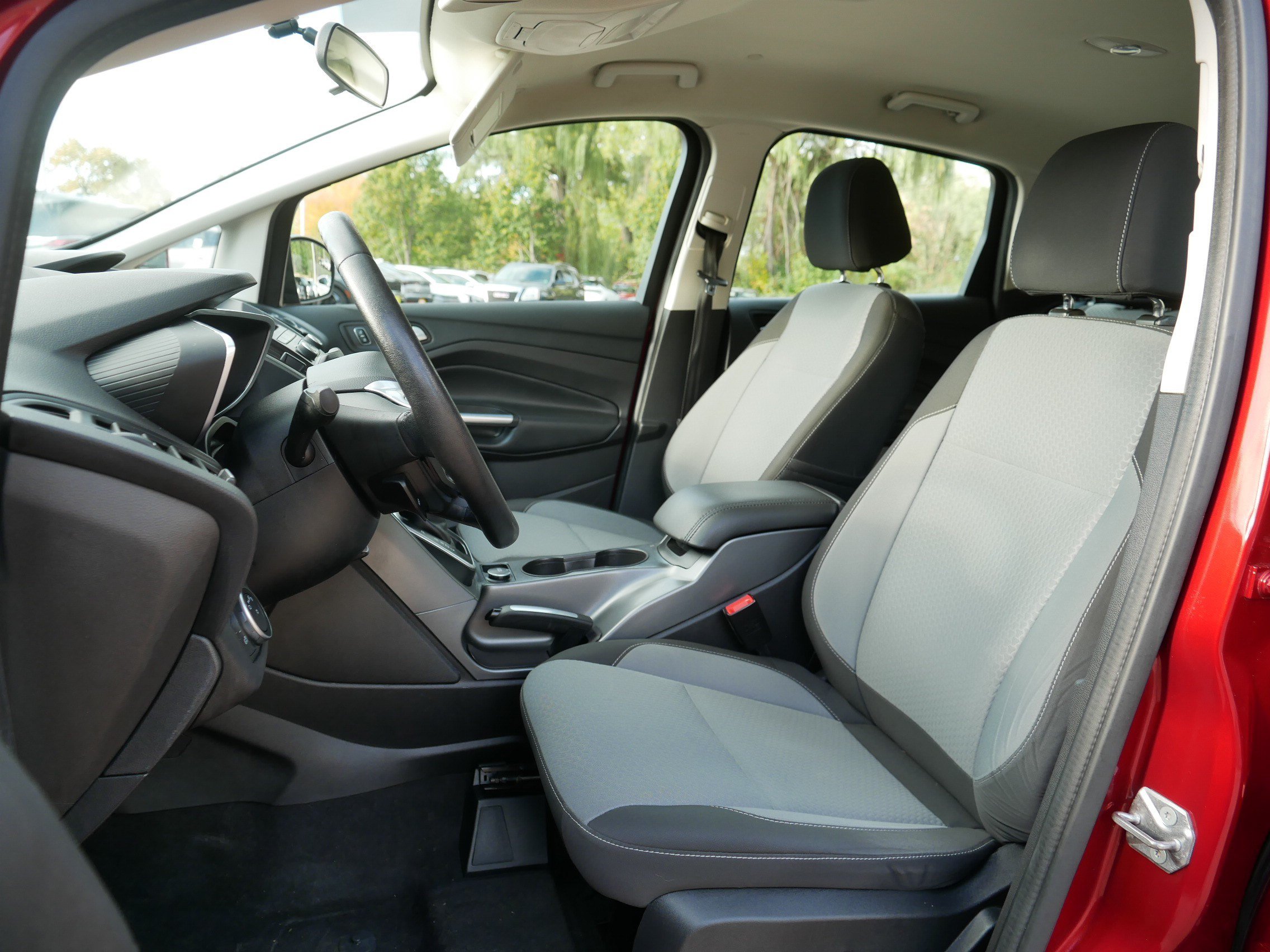 Used 2017 Ford C-MAX Energi SE w/ Cold Weather Package FWD image 33